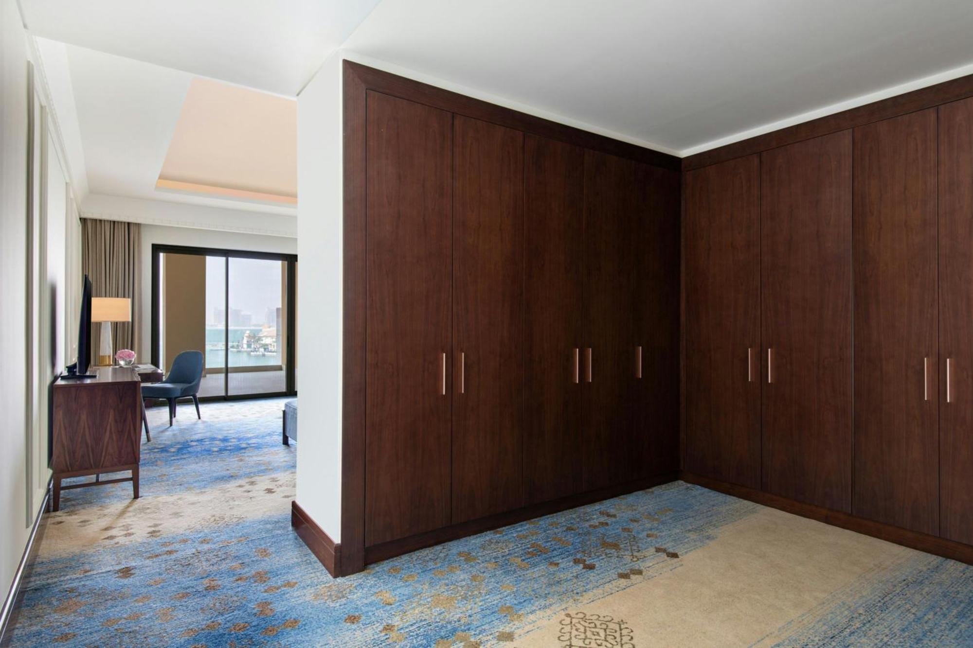 The St. Regis Marsa Arabia Island, The Pearl Qatar Hotel Doha Bagian luar foto